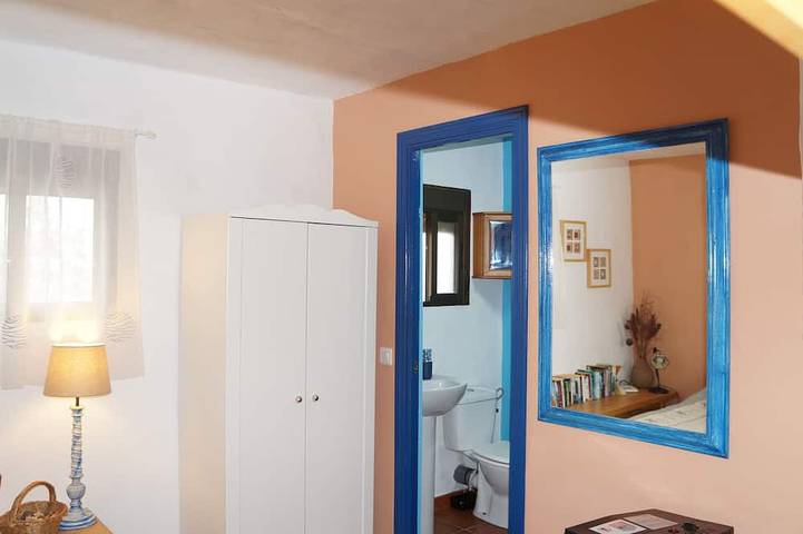 Ganze Wohnung, Great 1 Bedroom Studio with wonderful views, Swimming Pool and Jacuzzi in Comares, Cordillera Penibética