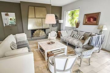 Gîte pour 15 personnes, avec piscine à Anneyron