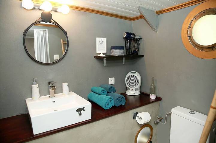 Péniche pour 3 personnes, avec terrasse dans Grand Est - 3