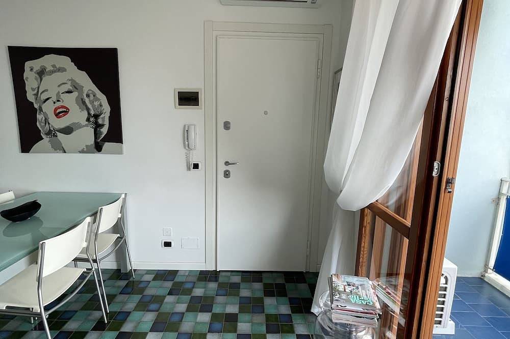 Entire apartment, Beautiful beachfront apartment with terrace in Porto Santa Margherita, Caorle