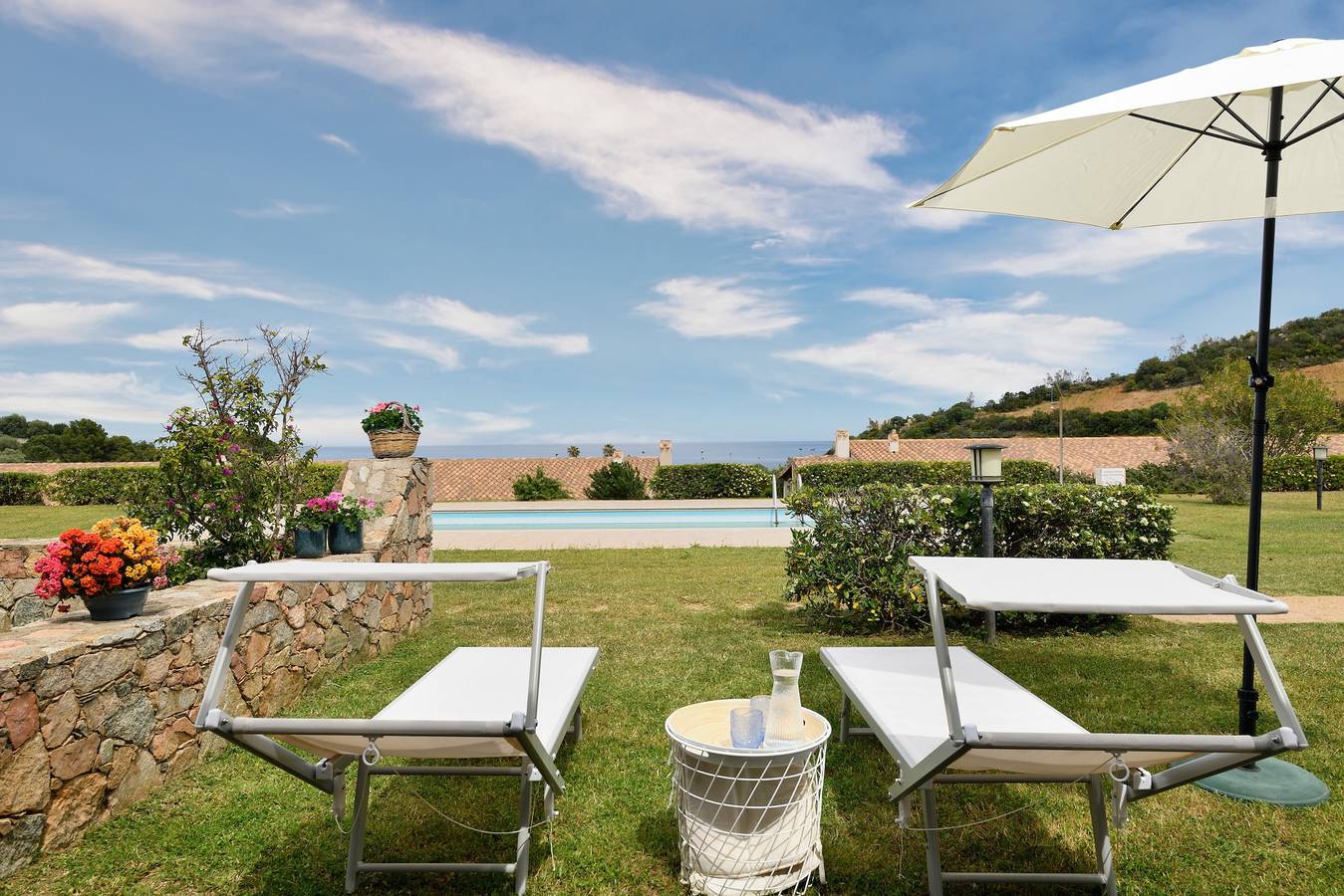 Maison de vacances "Casa del Sole" avec vue sur la mer, piscine, jardin et Wi-Fi in Abba Urci, Tertenia