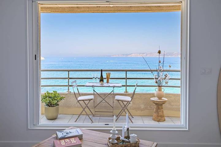 Gîte pour 5 personnes, avec balcon dans Port du Vallon des Auffes