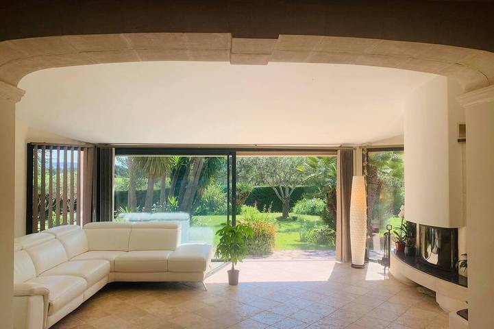 Spacious Villa, Tennis Court, Large Park in Cuers, Mediterranean Coast (France)