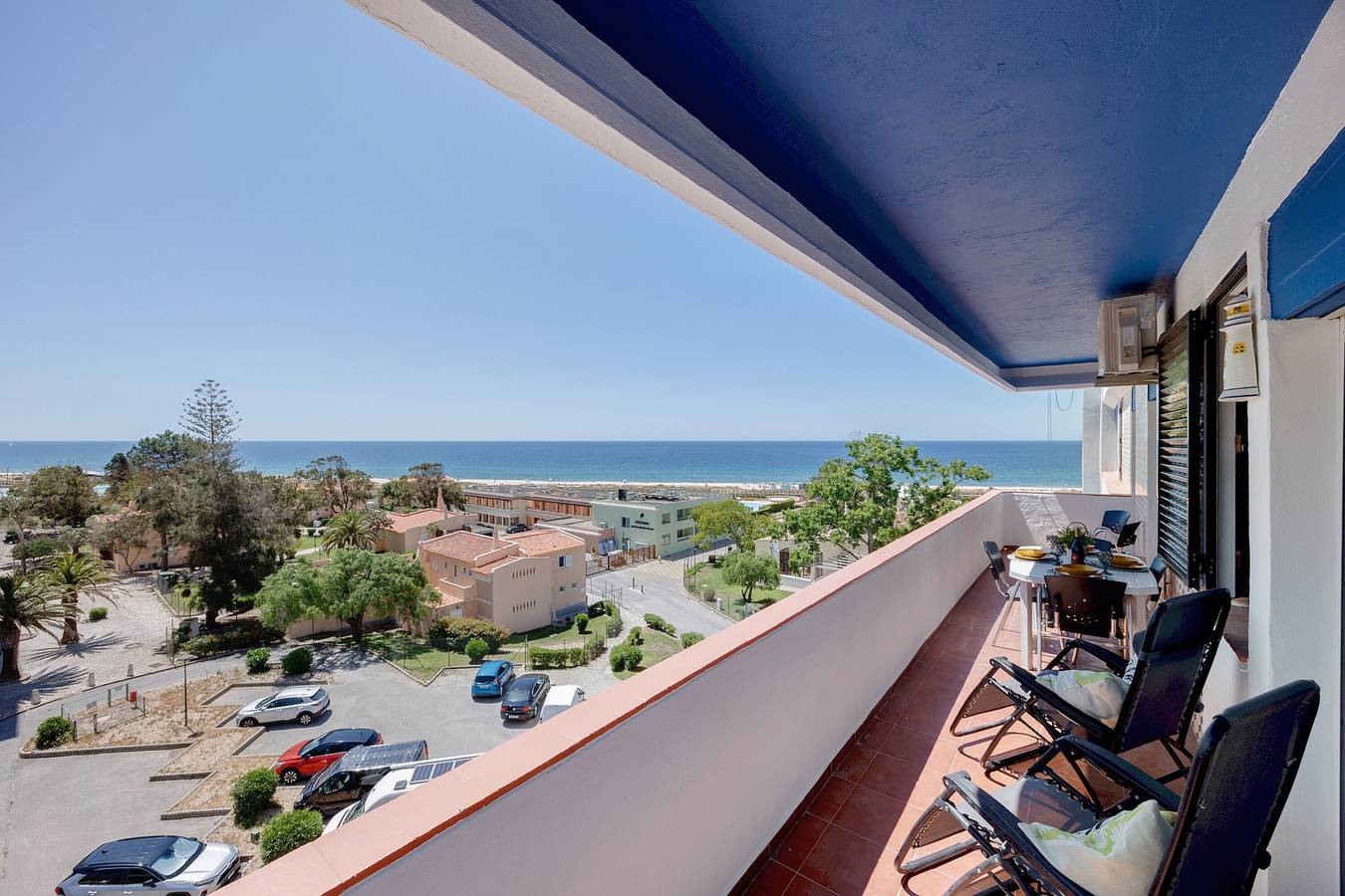 Maison de vacances « Alvor Beach – à seulement 50 mètres » avec vue mer, Wi-Fi et climatisation in Praia do Alvor, District de Faro