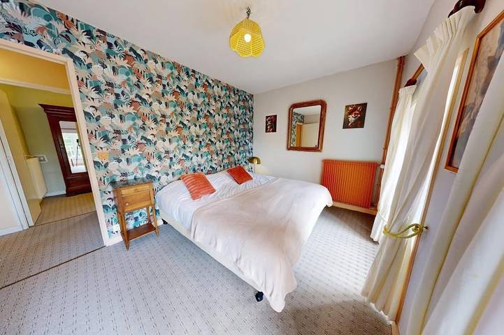 Gîte pour 30 personnes, avec Balcon ainsi que Jardin et Piscine à Hambye - 2