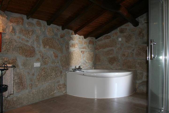Maison de campagne pour 2 personnes, avec jardin et jacuzzi dans Tondela - 3