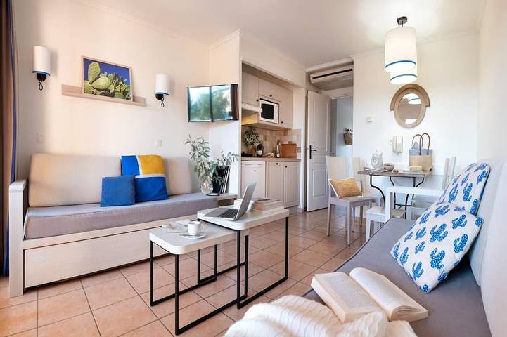 Appartement de vacances pour 4 personnes, avec balcon ainsi que piscine et jacuzzi, animaux acceptés - 1