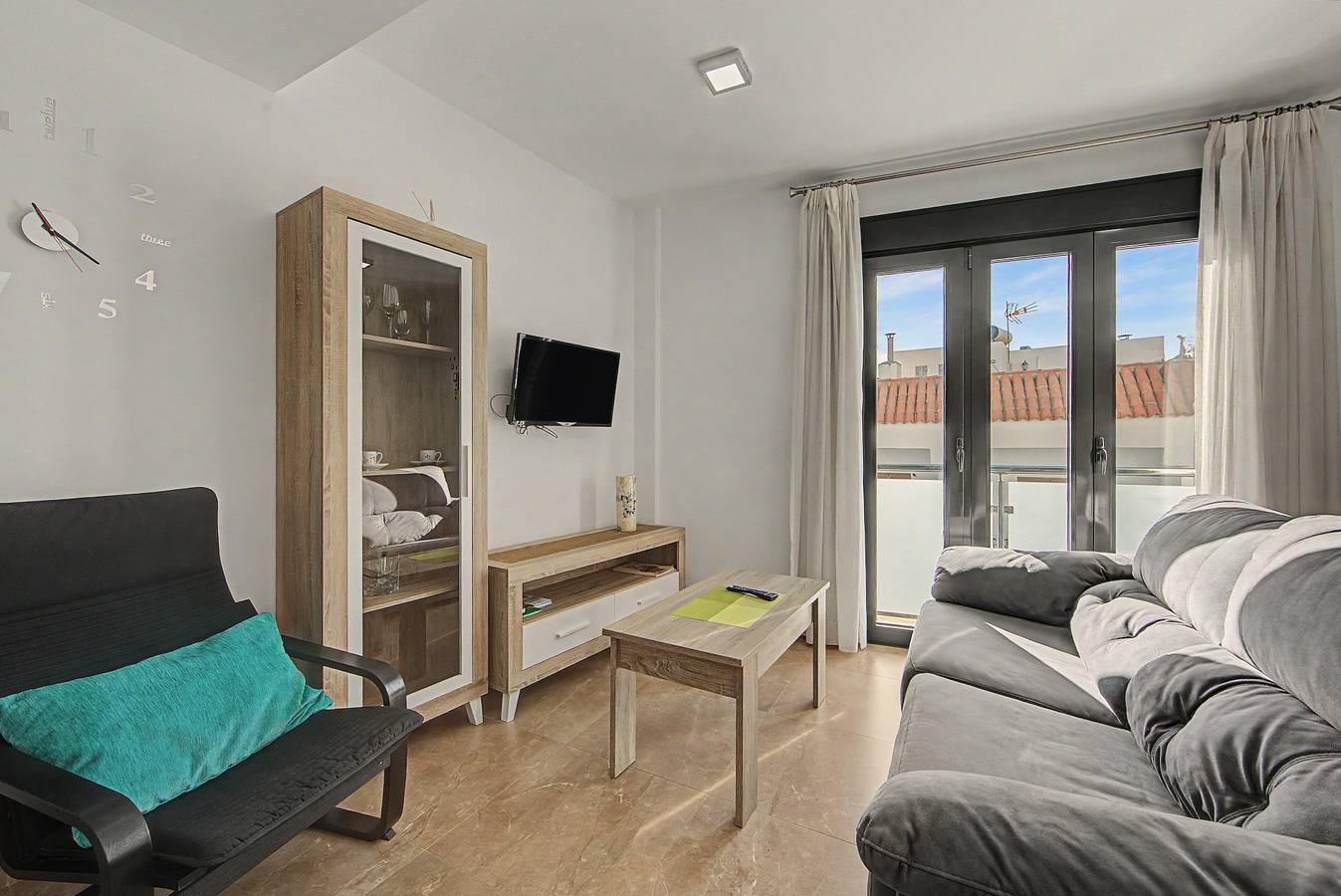 Entire apartment, Quiet Apartment with Balcony and Mountain Views in Carboneras in Playa de los Barquicos (Carboneras), Carboneras