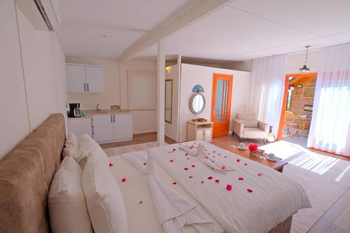 Ferienhaus für 2 Personen, mit Garten und Ausblick sowie Pool in Ägäisregion - 3