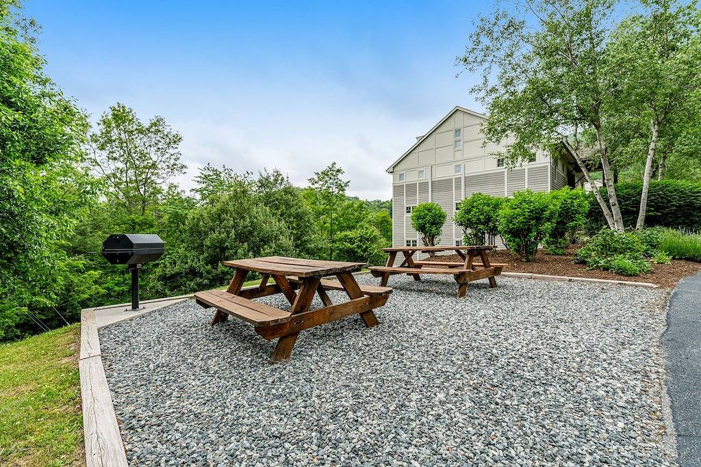 Ganze Wohnung, Beautiful home close to outdoor activities with Wifi, private washer/dryer, deck in Blue Ridge Parkway, Seven Devils