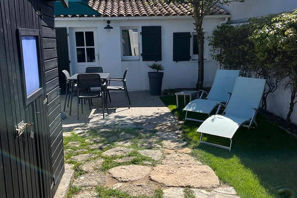 Pequeña casa con jardín cerca del mar, en la Isla de Ré. in Saint-Clément-des-Baleines, Isla de Ré