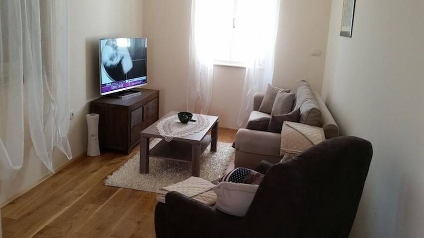 Vakantiewoning voor 5 personen, met zwembad en tuin in Biograd na Moru