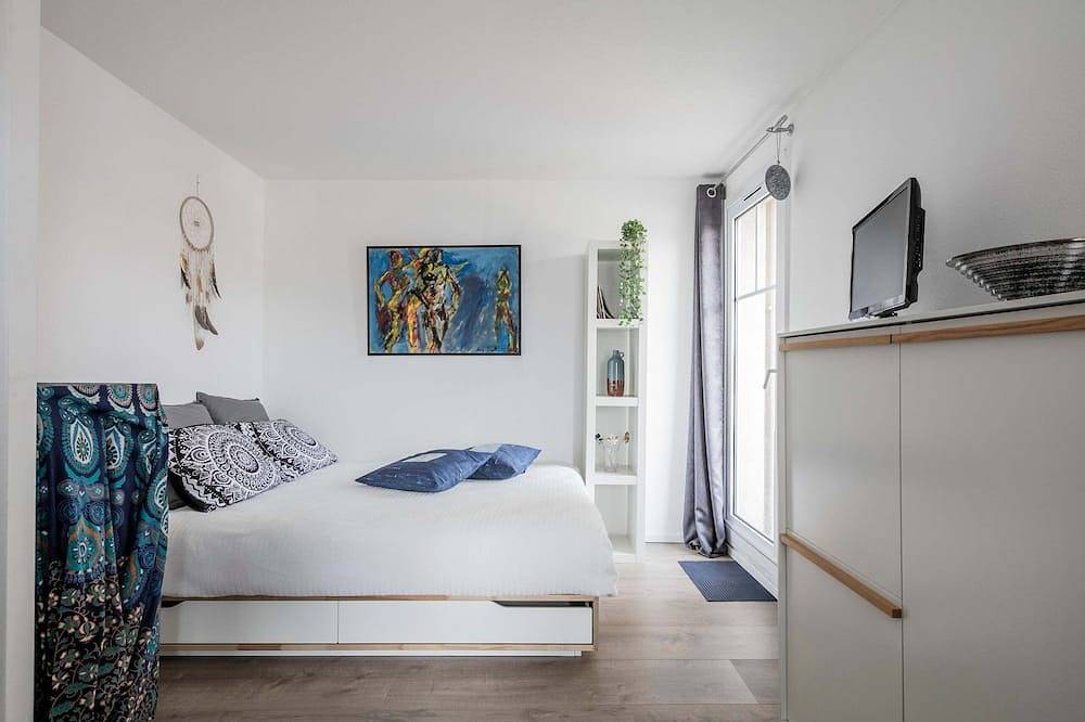 Apartamento entero, Studio 24m2, balcony, reversible air conditioning, private parking, streetcar  in Grenoble, Isère