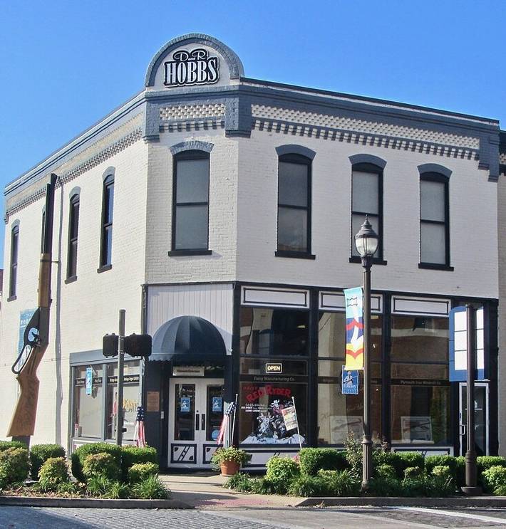 Vacation house for 6 people, with yard and hot tub, with pets in Beaver Lake