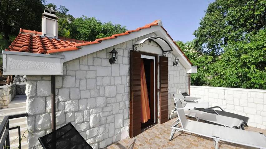 Ferienhaus für 5 Personen, mit Terrasse in Trogir