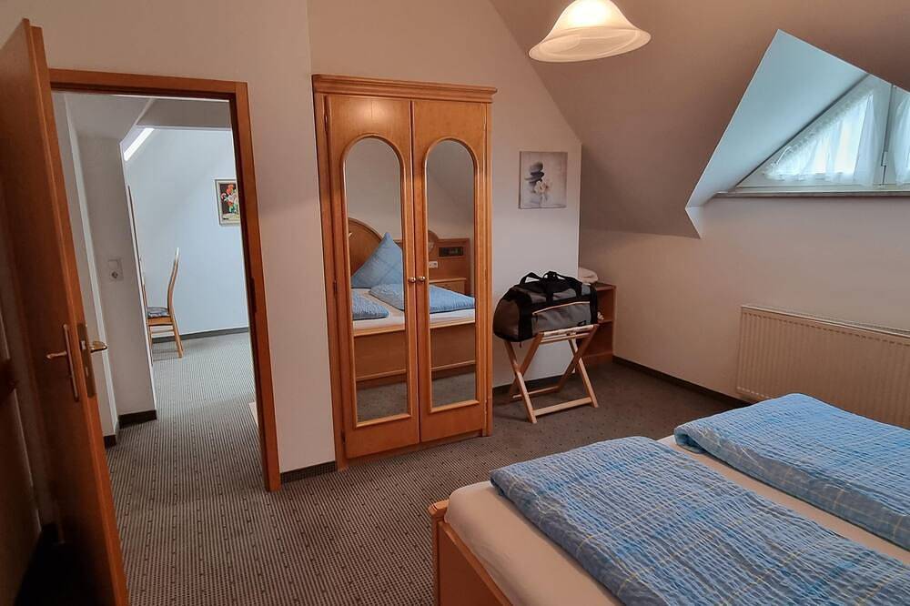 Ganze Wohnung, Ferienwohnung mit Balkon und Aussicht in Hohenwarth, Ostbayern