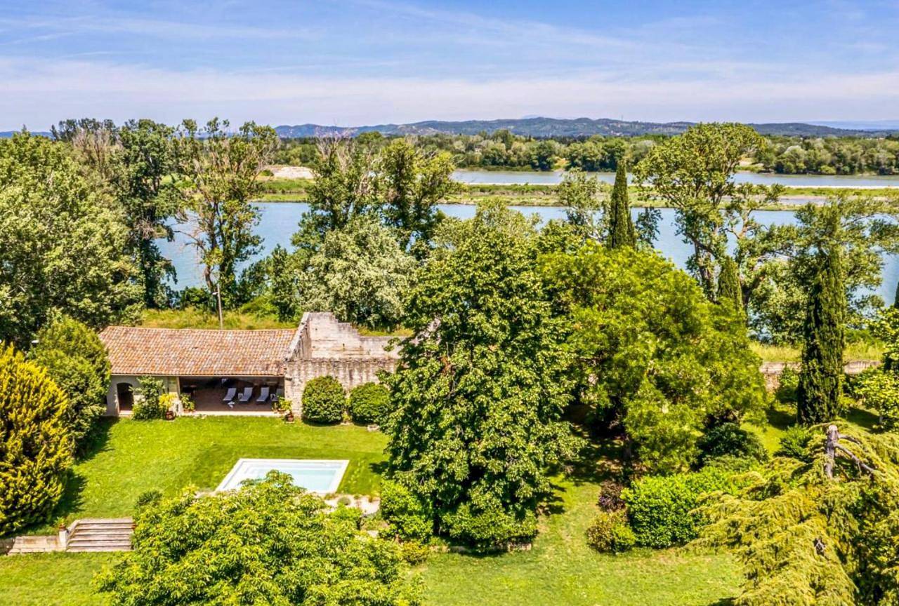 Domaine privé 14 pers Piscine Provence in Beaucaire, Région de Nîmes