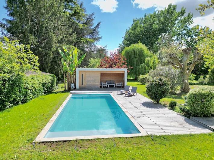 Location de vacances pour 9 personnes, avec piscine ainsi que vue et jardin, animaux acceptés à Sainte-Terre - 4