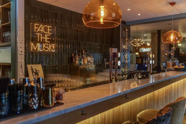 Hotell för 2 Personer, med terass i Ludvika