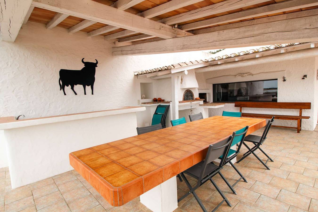 In Les Saintes-Maries-de-la-Mer, air-conditioned house typical of the Camargue, heated swimming pool and pets allowed (2 in Saintes-Maries-de-la-Mer, Region de Arles