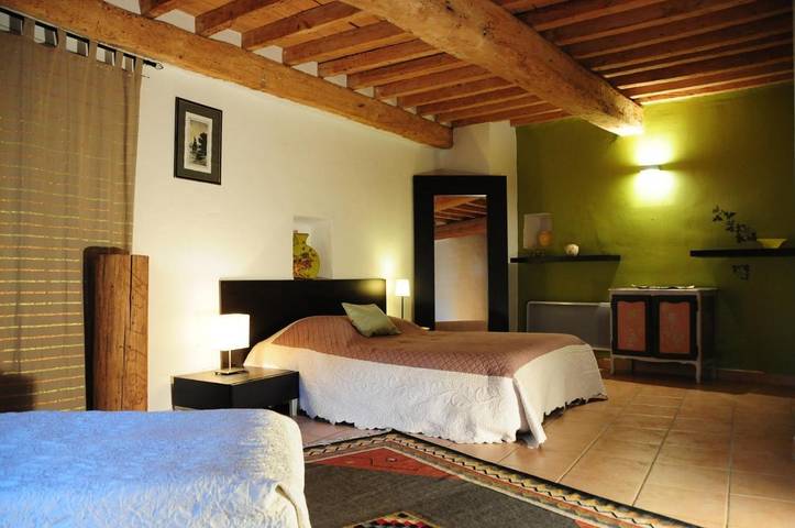 Chambre d’hôte pour 2 personnes, avec Terrasse ainsi que Jardin et Piscine
