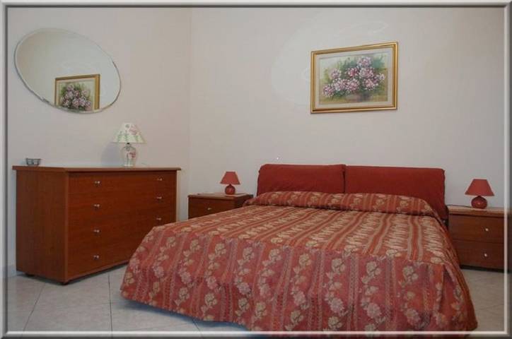 Chambre d’hôte pour 3 personnes, avec Balcon ainsi que Terrasse et Vue à Oristano