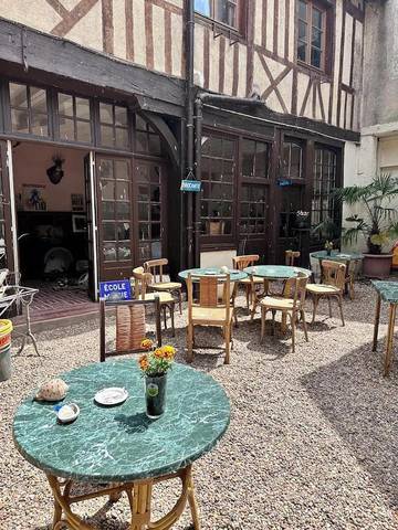 Hôtel pour 2 personnes, avec jardin à Cosne-Cours-sur-Loire