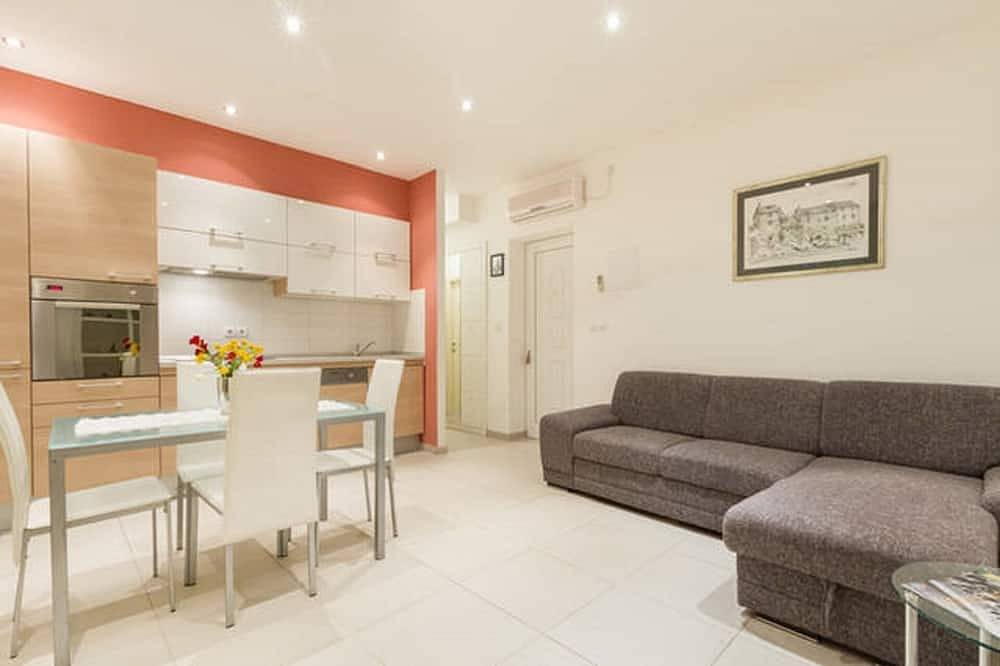 Apartamento entero, Apartamento moderno y acogedor en una ubicación increíble, justo enfrente del Palacio de Dioclation in Split, Condado de Split-Dalmacia