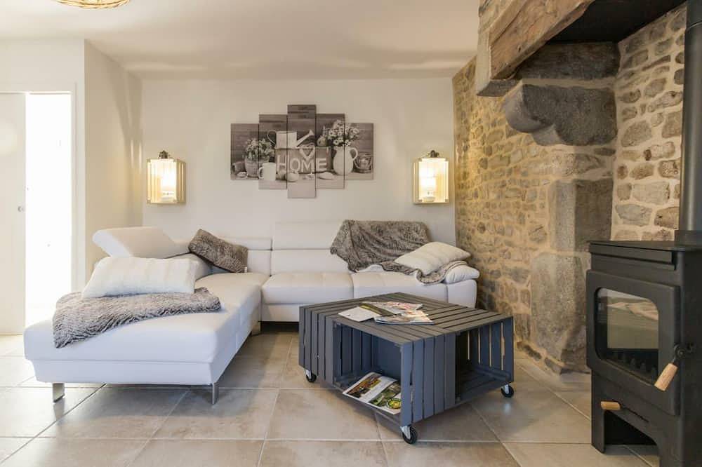 Maison paisible en pierre avec terrasse et cheminée in Sartilly-Baie-Bocage, Côte de la Déroute