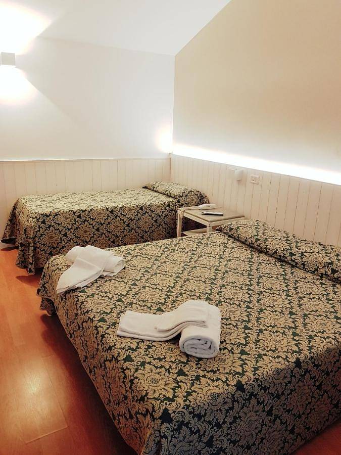 Hôtel pour 5 personnes, avec jardin ainsi que bassin pour enfant et piscine à Villetta Barrea - 2