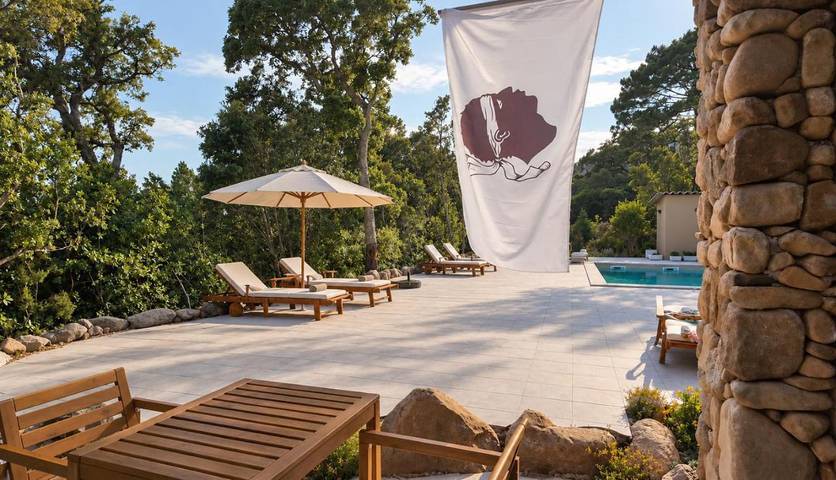 Chambre d’hôte pour 2 personnes, avec Terrasse et Jardin ainsi que Piscine et Vue en Corse-du-Sud - 2