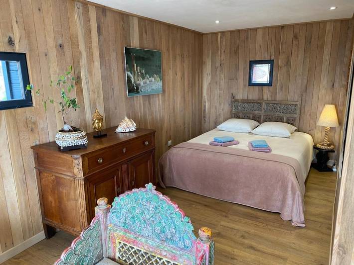 Chambre d’hôte pour 6 personnes, avec vue et jardin, animaux acceptés dans l' Aveyron - 4