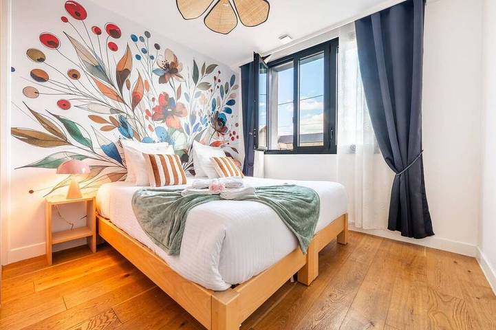 Ganze Wohnung, Großzügiges Apartment—5 Schlafzimmer—Für 10 Gäste—20 Minuten von Paris—2 Parkplätze in Argenteuil, Val-d'Oise