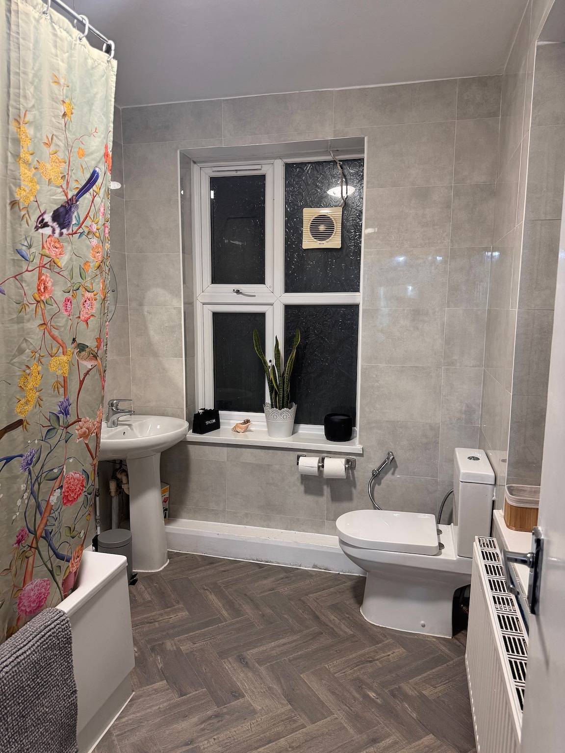 Charming Guest Room in Morden with Modern Amenities in Merton, London