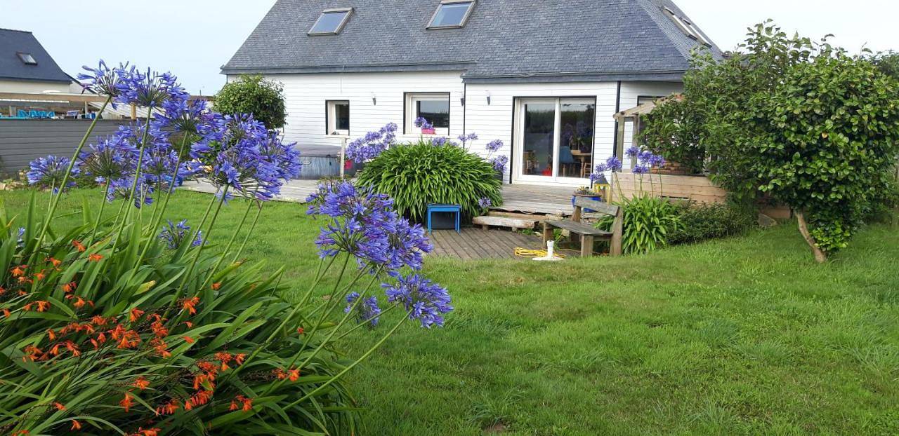 Double Room with Private External Bathroom in Plouguerneau, Région de Brest