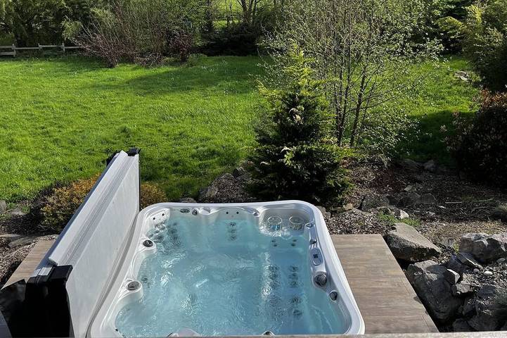 Gîte pour 8 personnes, avec Balcon ainsi que Jacuzzi et Jardin à Erckartswiller