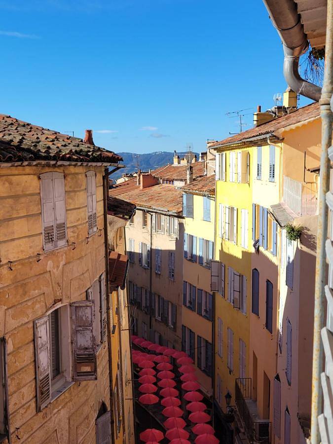 Appartement entier, One-Bedroom Apartment in Grasse, Côte méditerranéenne (France)