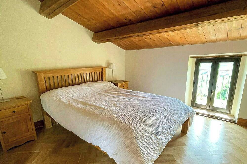 Villa in arenaria nei pressi di Gualdo in Gualdo, Parco nazionale dei Monti Sibillini