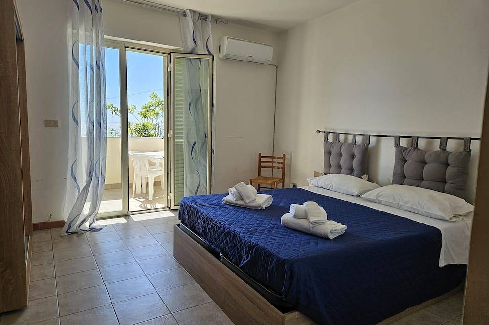 Ganze Wohnung, Vereinigte Letojanni 2, Sea Front. in Letojanni, Messina Provinz