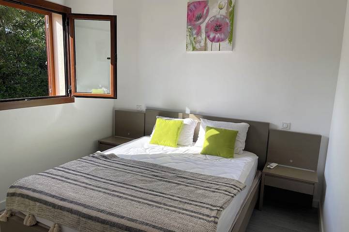 Location de vacances pour 6 personnes, avec terrasse et jardin dans Plage d'Abartello - 2