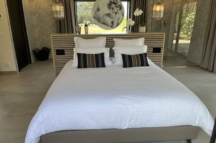 Location de vacances pour 2 personnes, avec terrasse et piscine ainsi que jardin et jacuzzi à Caderousse - 4