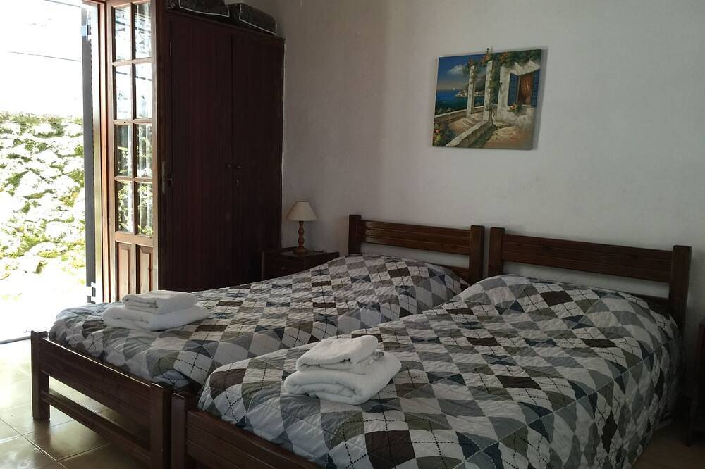 Entire apartment, Villa Perris Studio Number 5 in Kassiopi, Corfu