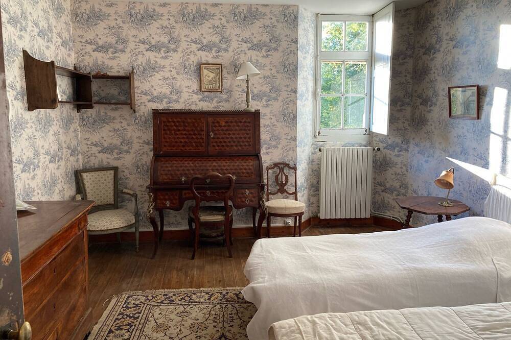 Maison de campagne familiale du 16 eme siècle dans un cadre verdoyant préservé in Saint-Michel-de-Montaigne, Périgord Pourpre
