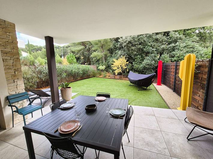 Gîte pour 5 personnes, avec terrasse et jardin, adapté aux familles dans Port Pin Rolland