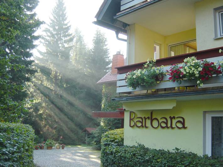 Hotel, mit Balkon/Terrasse und Terrasse sowie Garten und Sauna