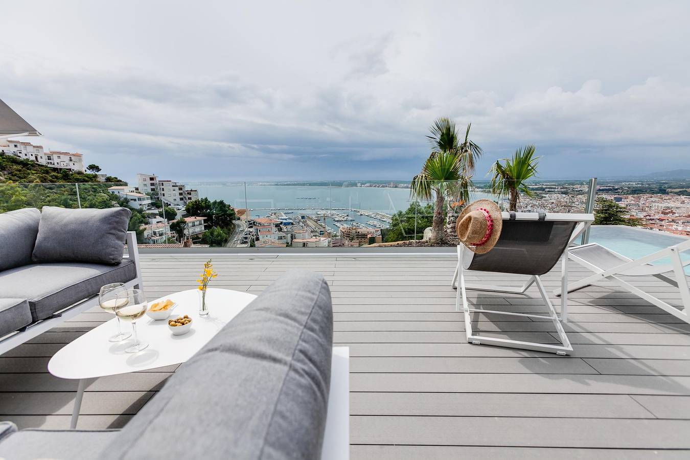 Maison avec piscine à débordement et vue sur la mer (Cap Ponent A1) in Roses, Haut-Ampurdan