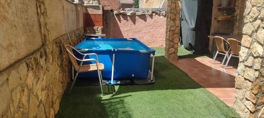 Casa rural para 12 personas, con vistas y jardín, Se admiten mascotas en Comarca de Teruel