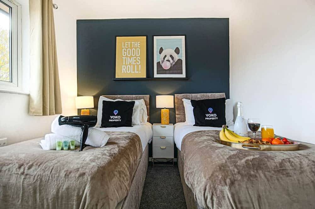 ⭐️Central Mk House with Garden, Parking & Smart Tv⭐️ in Milton Keynes, Zuidoost Engeland