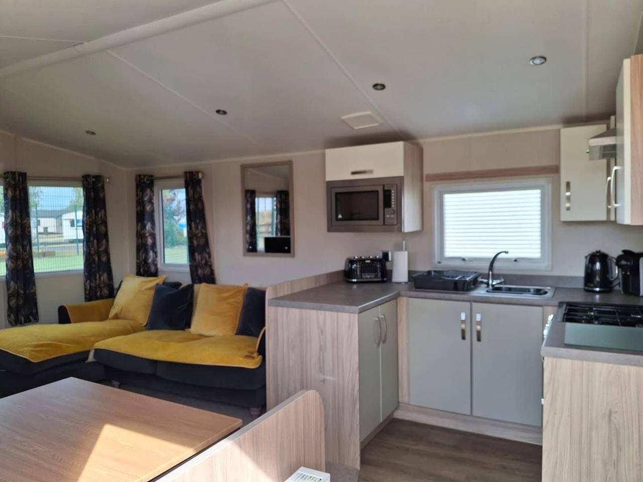 3 bedroom caravan Heacham by  amenities in Heacham, Norfolk Coast