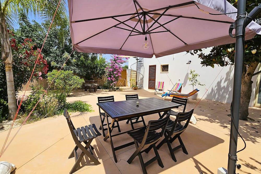 Serendila a few km from Gallipoli - great for families and groups, with garden in Neviano, Golf von Tarent